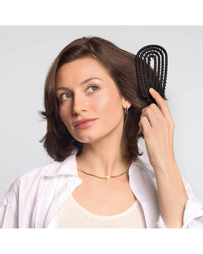 Kitsch Detangling Flexi Brush - Black - Image 4