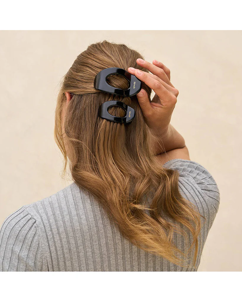 Kitsch Recycled Plastic Flat Cloud Clip Medium - Black - Image 4